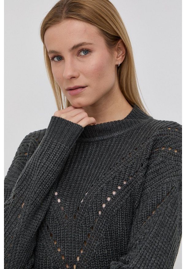 JDY Sweter damski kolor szary. Okazja: na co dzień. Kolor: szary. Materiał: dzianina. Długość rękawa: długi rękaw. Długość: długie. Wzór: melanż. Styl: casual