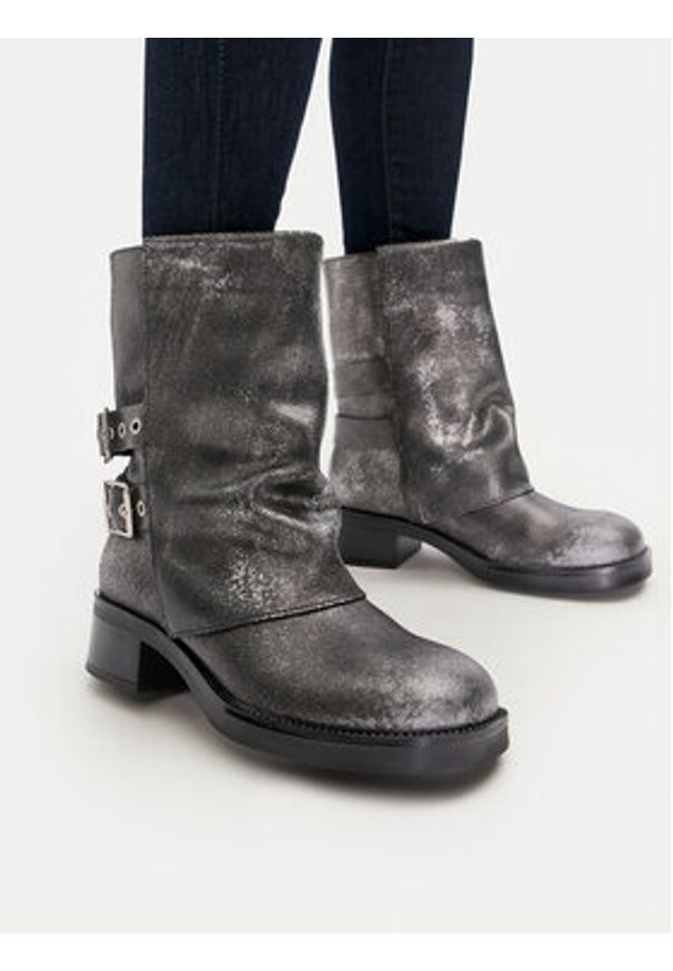 Steve Madden Botki Bonfire SM11003415 Srebrny. Kolor: srebrny. Materiał: skóra