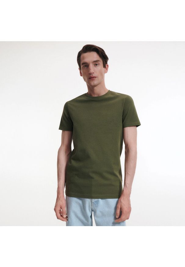 Reserved - T-shirt slim - Khaki. Kolor: brązowy