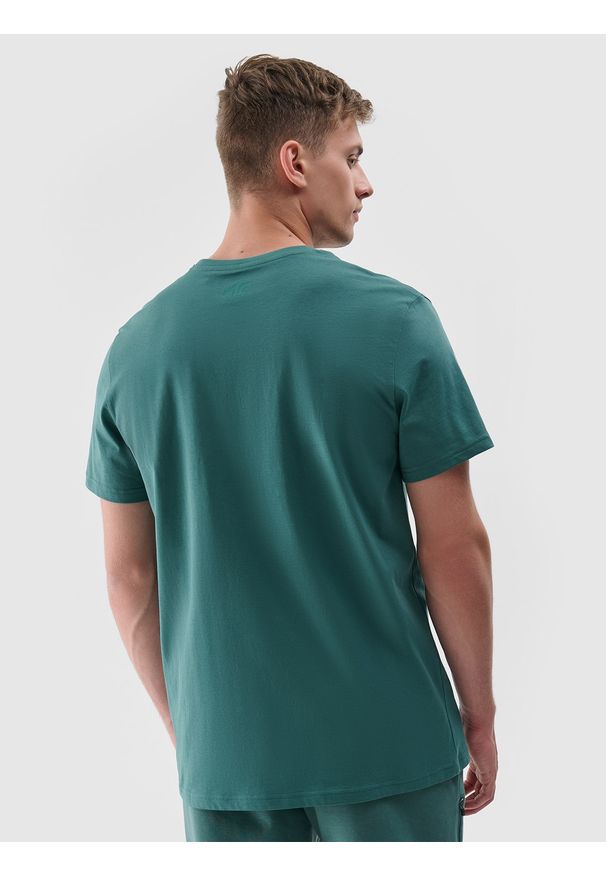 4f - 4F T-shirt regular z nadrukiem męski - zielony S. Okazja: na co dzień. Kolor: zielony. Materiał: bawełna, jersey, dzianina. Długość rękawa: krótki rękaw. Długość: krótkie. Wzór: nadruk. Styl: sportowy, klasyczny, casual