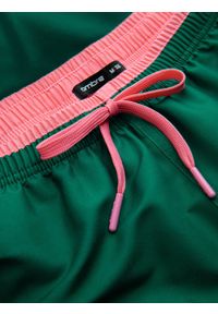 Ombre Clothing - Męskie spodenki kąpielówki z dwukolorowym ściągaczem – ciemnozielone V3. Okazja: na plażę. Kolor: zielony. Materiał: poliester, materiał. Wzór: haft, jednolity. Sezon: lato #4
