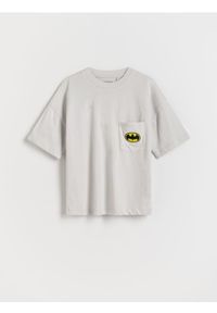 Reserved - T-shirt oversize Batman - jasnoszary. Kolor: szary. Materiał: dzianina, bawełna. Wzór: motyw z bajki