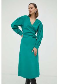 2NDDAY sukienka kolor zielony midi prosta. Okazja: na co dzień. Kolor: zielony. Materiał: tkanina. Typ sukienki: proste. Styl: casual. Długość: midi #1