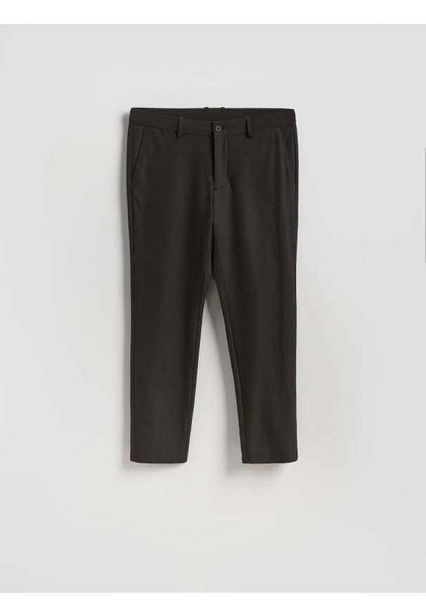 Reserved - Spodnie chino slim fit - ciemnobrązowy. Kolor: brązowy. Materiał: wiskoza, tkanina