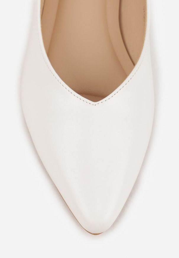 Renee - Białe Balerinki Vices Ozdobione Migdałowym Noskiem Neoranea. Okazja: na co dzień. Kolor: biały. Materiał: jeans. Wzór: aplikacja. Styl: casual, elegancki, klasyczny