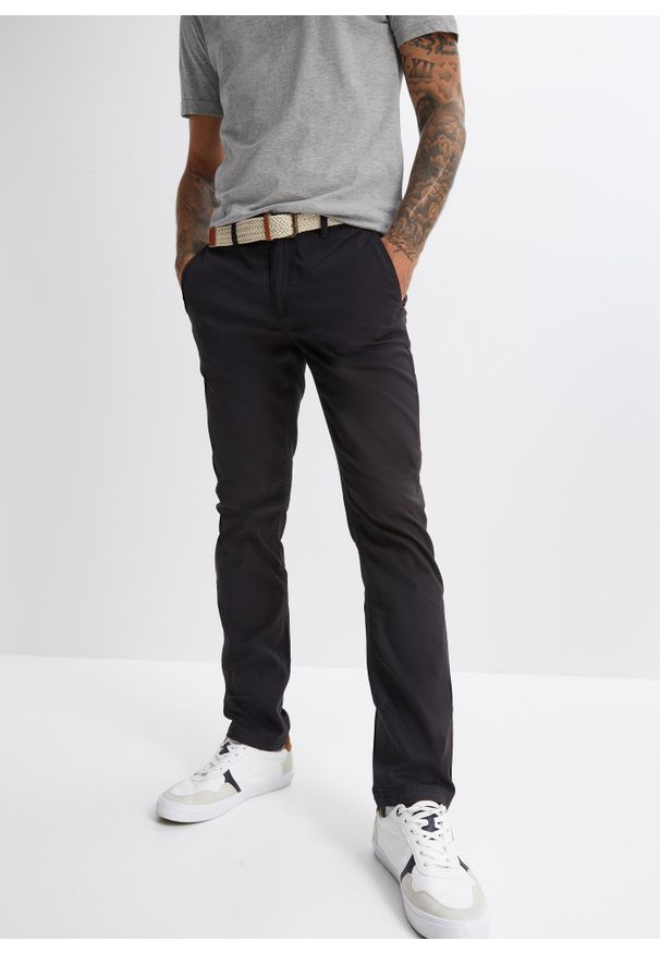 bonprix - Spodnie chino ze stretchem, w wygodnym fasonie z paskiem, Regular Fit Straight. Kolor: czarny