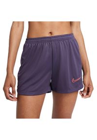 Nike - Damskie Spodenki Dri FIT Academy Shorts. Kolor: fioletowy. Technologia: Dri-Fit (Nike)