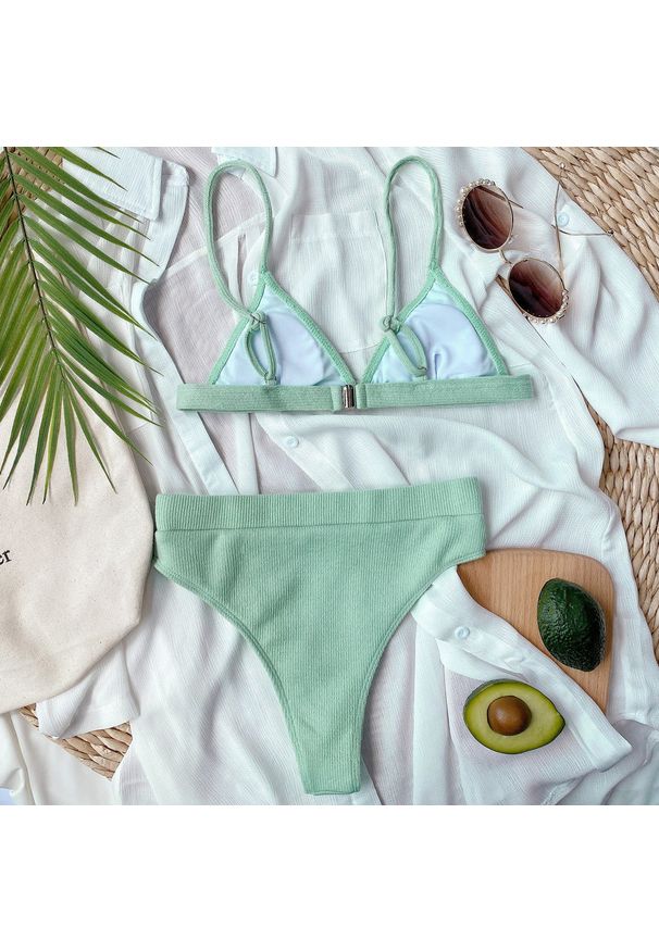 Intica - Bikini z figami regulowane na plażę Nellya. Kolor: czarny. Materiał: materiał. Wzór: aplikacja