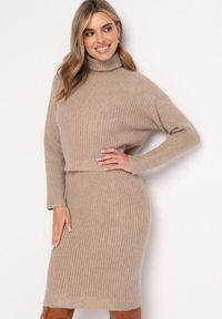 Born2be - Ciemnobeżowy Komplet Dzianinowy z Wełną i Bawełną Golf i Dopasowana Sukienka Reilaia. Kolor: beżowy. Materiał: dzianina, bawełna, wełna. Sport: golf #1