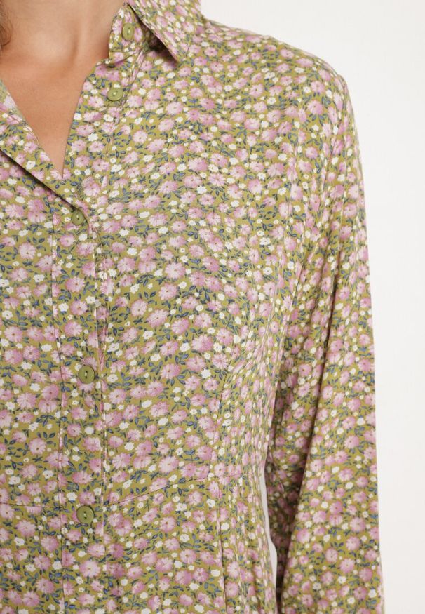 Born2be - Zielono-Beżowa Sukienka Perippe. Kolor: zielony. Wzór: kolorowy, kwiaty, nadruk, aplikacja. Typ sukienki: rozkloszowane, koszulowe. Długość: maxi