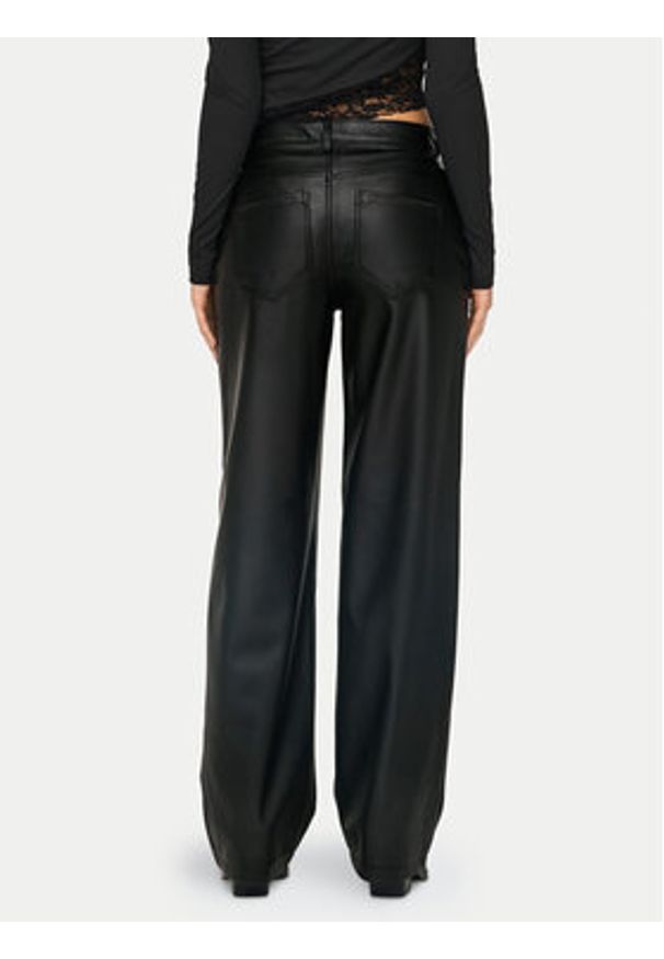 only - ONLY Spodnie z imitacji skóry Kiri 15324777 Czarny Straight Fit. Kolor: czarny. Materiał: skóra