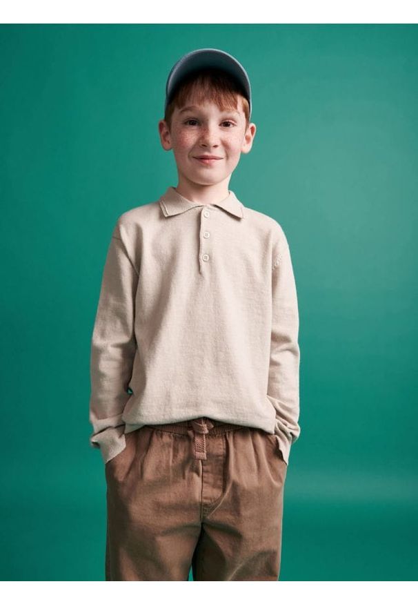 Reserved - Bawełniany sweter polo - beżowy. Typ kołnierza: polo. Kolor: beżowy. Materiał: bawełna