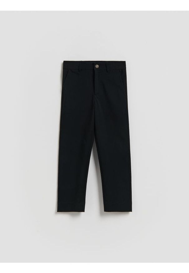 Reserved - Eleganckie spodnie slim - czarny. Kolor: czarny. Materiał: tkanina, wiskoza. Styl: elegancki
