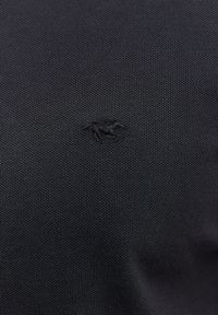 Męski T-Shirt Mustang Style Austin Jet Black 1016862 4188 #4