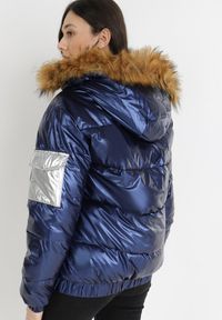 Born2be - Granatowa Kurtka Althasia. Okazja: na co dzień, na spacer. Kolor: niebieski. Materiał: futro. Wzór: aplikacja. Sezon: zima, jesień. Styl: casual, elegancki #5