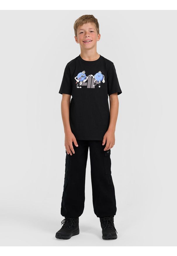 4f - 4F T-shirt regular z nadrukiem świątecznym chłopięcy - czarny 140 (9-10 lat). Kolor: czarny. Materiał: dresówka, materiał, jeans, bawełna. Wzór: nadruk. Sezon: lato. Styl: wizytowy