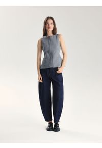 Reserved - Kamizelka z przeszyciami - jasnoszary. Kolor: szary. Materiał: tkanina, wiskoza #1