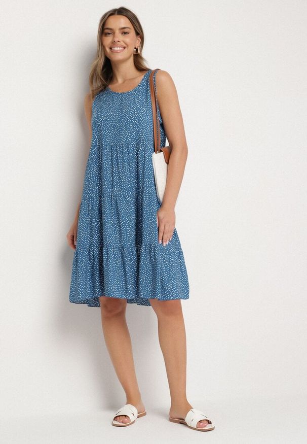 Born2be - Niebieska Bawełniana Sukienka w Kropki z Falbanami Zerolia. Okazja: na co dzień, do pracy, na spotkanie biznesowe. Kolor: niebieski. Materiał: bawełna. Wzór: kropki. Typ sukienki: proste. Styl: klasyczny, casual, biznesowy