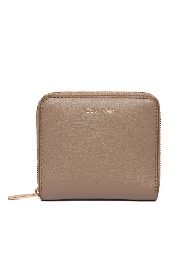 Calvin Klein Portfel Foil Logo Medium Zip Around LV04F1120G Beżowy. Kolor: beżowy. Materiał: skóra