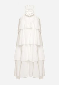 Born2be - Biała Sukienka z Falbanami Wiązana na Szyi z Broszką Kwiatem Tinallena. Okazja: na co dzień. Kolor: biały. Wzór: kwiaty. Styl: casual #4