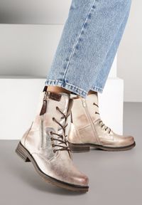 Born2be - Złote Botki Workery ze Sznurowaniem i Zapięciem na Suwak Vemida. Okazja: na co dzień. Zapięcie: sznurówki. Kolor: złoty. Materiał: jeans. Obcas: na obcasie. Styl: klasyczny, casual, elegancki. Wysokość obcasa: niski #5