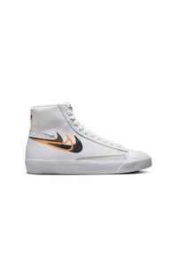 Buty do chodzenia damskie Nike Blazer Mid. Zapięcie: sznurówki. Kolor: biały. Materiał: materiał. Szerokość cholewki: normalna. Sport: turystyka piesza