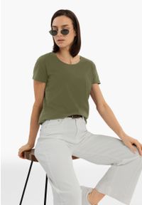 Volcano - Koszulka basic T-DIANA. Kolor: brązowy. Materiał: materiał. Długość rękawa: krótki rękaw. Długość: krótkie. Wzór: gładki. Styl: klasyczny #1