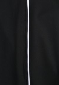 Renee - Czarny Kombinezon Sportowy Flare na Ramiączkach z Efektem Push Up i Lamówką Neamela. Okazja: na spacer. Kolor: czarny. Długość rękawa: na ramiączkach. Długość: krótkie. Styl: sportowy #4