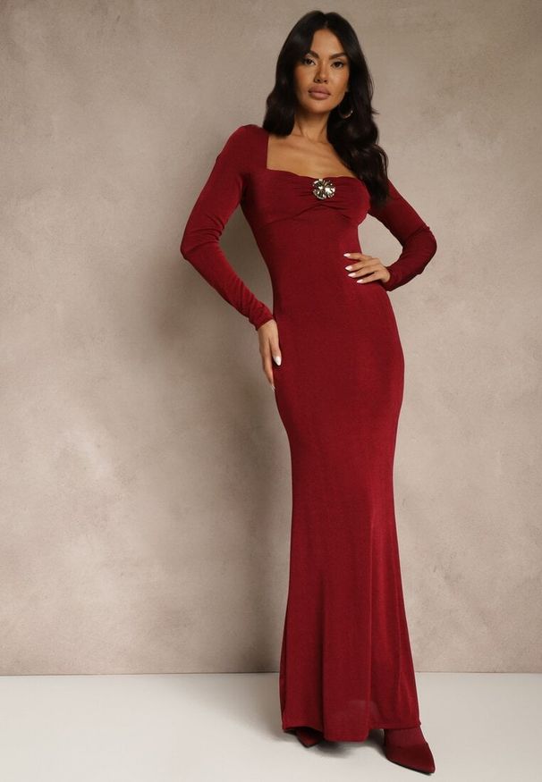 Renee - Bordowa Taliowana Sukienka Koktajlowa Lonsgleeve z Elegancką Aplikacją Idirena. Typ kołnierza: dekolt kwadratowy. Kolor: czerwony. Wzór: aplikacja. Typ sukienki: oversize. Styl: wizytowy, elegancki