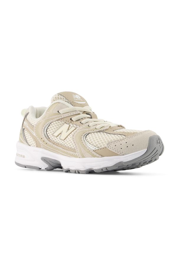 Buty dziecięce New Balance P5305C7 – beżowe. Kolor: beżowy. Materiał: guma, syntetyk, materiał. Szerokość cholewki: normalna