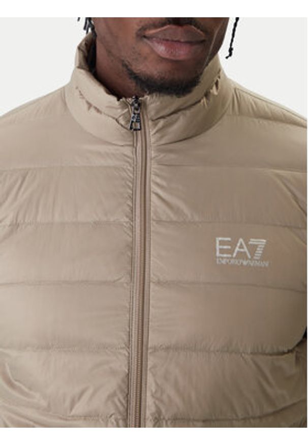 EA7 Emporio Armani Kurtka puchowa 8NPB23 PNGPZ U6167 Beżowy Regular Fit. Kolor: beżowy. Materiał: syntetyk