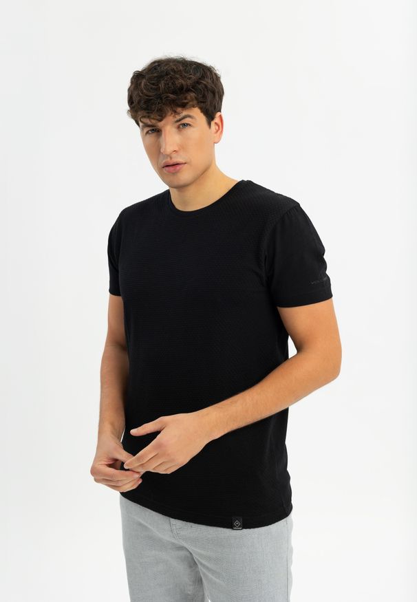 Volcano - T-shirt ze strukturą TM-DARK. Materiał: materiał, bawełna, jeans. Długość rękawa: krótki rękaw. Długość: krótkie. Styl: klasyczny