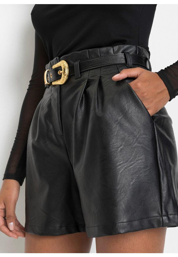 bonprix - Szorty ze sztucznej skóry z paskiem. Kolor: czarny. Materiał: skóra. Styl: elegancki