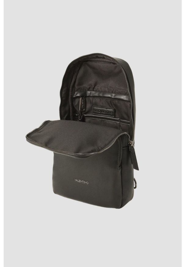 Valentino by Mario Valentino - VALENTINO Mały plecak na ramię męski Horizon Crossbody. Kolor: czarny. Styl: casual