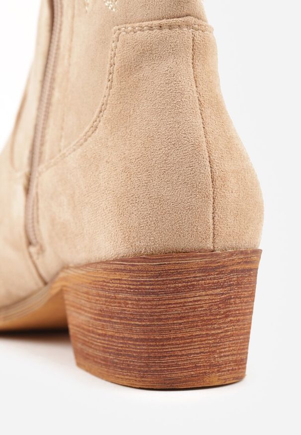 Renee - Beżowe Botki Vices na Słupku Kowbojki z Ażurową Cholewką Rivori. Okazja: na co dzień. Zapięcie: zamek. Kolor: beżowy. Szerokość cholewki: normalna. Wzór: ażurowy. Materiał: jeans. Obcas: na słupku. Styl: casual, elegancki. Wysokość obcasa: średni