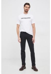 Trussardi Jeans - Trussardi Spodnie męskie kolor czarny dopasowane. Kolor: czarny. Materiał: dzianina