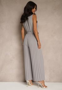 Renee - Szary Kombinezon Taliowany w Garniturowym Stylu z Paskiem i Guzikami Fillomia. Okazja: na co dzień, do pracy, na spotkanie biznesowe. Kolor: szary. Długość: długie. Styl: biznesowy, klasyczny, casual, elegancki #5