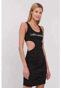 LABELLAMAFIA - LaBellaMafia Sukienka kolor czarny mini dopasowana. Kolor: czarny. Długość rękawa: na ramiączkach. Wzór: nadruk. Typ sukienki: dopasowane. Długość: mini #2
