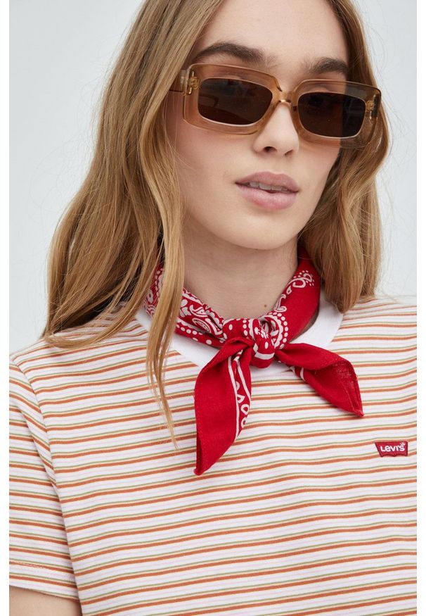 Levi's® - Levi's t-shirt bawełniany kolor różowy. Okazja: na spotkanie biznesowe. Kolor: różowy. Materiał: bawełna. Długość rękawa: krótki rękaw. Długość: krótkie. Styl: biznesowy