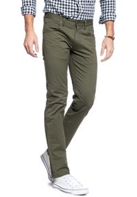 Lee - MĘSKIE SPODNIE MATERIAŁOWE LEE DAREN ZIP FLY OLIVE GREEN L707QX25. Materiał: materiał #6