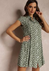 Renee - Zielona Sukienka Mini w Kwiatki z Kołnierzykiem Hollin. Kolor: zielony. Długość rękawa: bez rękawów. Wzór: kwiaty. Długość: mini