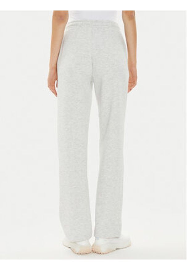 Gina Tricot Spodnie dresowe Basic 21183 Szary Relaxed Fit. Kolor: szary. Materiał: syntetyk, bawełna
