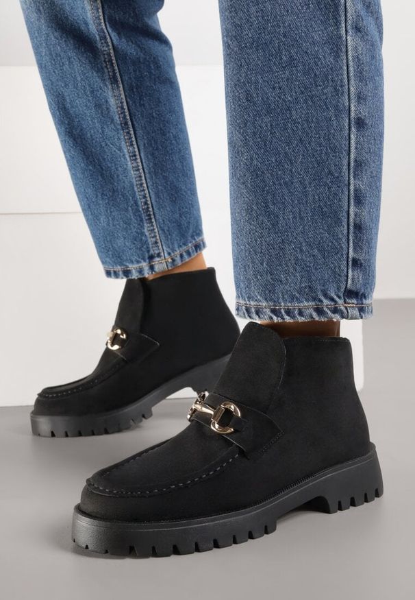 Born2be - Czarne Botki w Stylu Mokasynów z Elegancką Aplikacją Elinney. Okazja: na co dzień. Kolor: czarny. Materiał: jeans. Wzór: aplikacja. Styl: elegancki