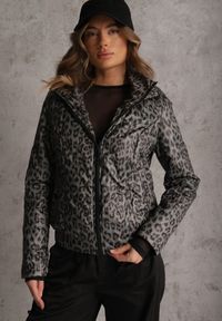 Renee - Zielona Panterkowa Kurtka z Odpinanym Kapturem Anastaera. Kolor: zielony. Materiał: poliester. Długość rękawa: długi rękaw. Sezon: wiosna #4