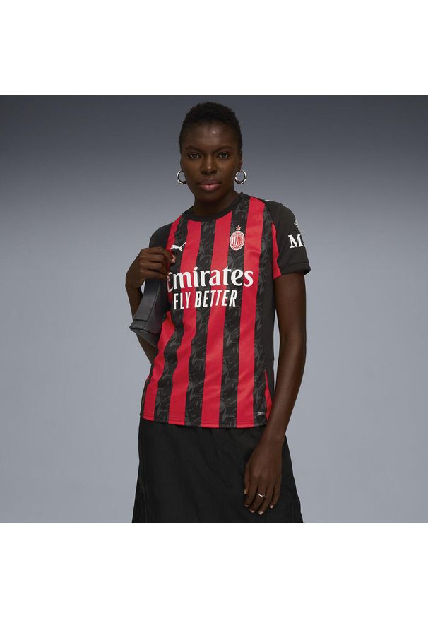 Puma - Damska koszulka domowa AC Milan 25/26 PUMA For All Time Red Black. Kolor: czerwony, wielokolorowy, czarny. Sport: piłka nożna