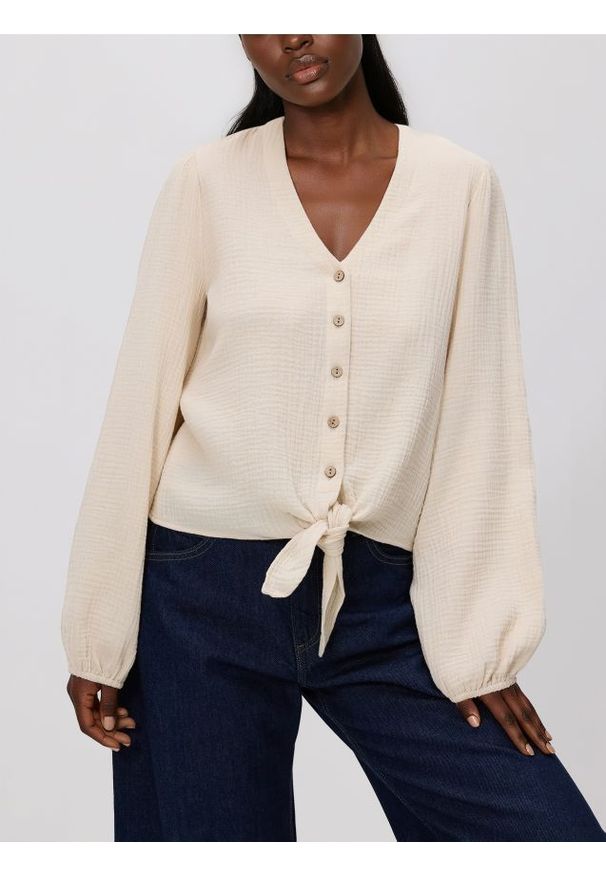 Reserved - Muślinowa koszula z wiązaniem - beżowy. Kolor: beżowy