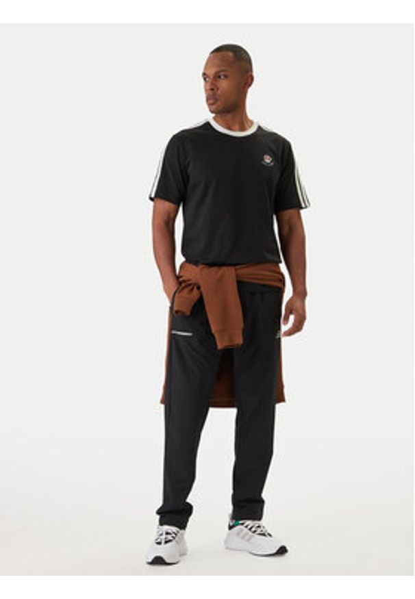 Adidas - adidas T-Shirt Lux Coffee Cafe Cup Graphic KG5413 Czarny Loose Fit. Kolor: czarny. Materiał: bawełna