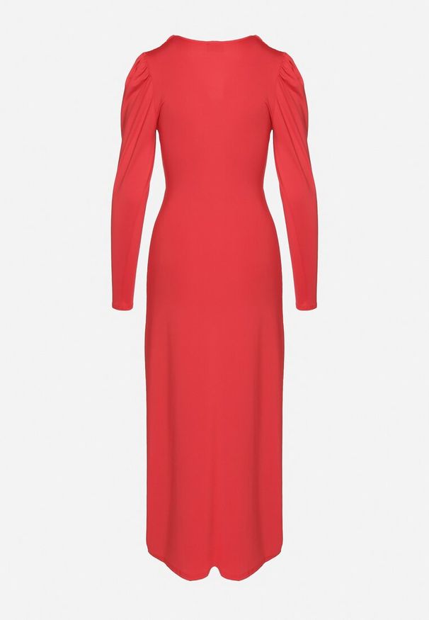 Born2be - Czerwona Elegancka Sukienka Kopertowa Ozdobiona Marszczeniami Zainara. Okazja: na spotkanie biznesowe, na imprezę. Typ kołnierza: dekolt kopertowy. Kolor: czerwony. Długość rękawa: długi rękaw. Wzór: aplikacja. Typ sukienki: kopertowe. Styl: elegancki