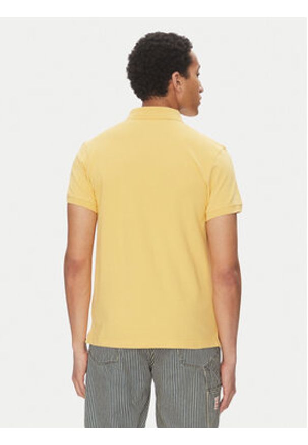 Levi's® Polo 35883-0231 Żółty Regular Fit. Typ kołnierza: polo. Kolor: żółty. Materiał: bawełna