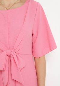 Born2be - Różowa Sukienka Maxi z Ozdobnym Wiązaniem i Gumką w Talii Myrcella. Kolor: różowy. Długość: maxi #4